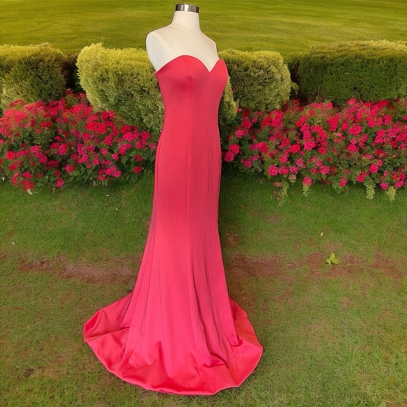 Royal Queen Sweetheart Neckline Strapless Evening Gown Size 12 Coral Pink - Picture 5 of 16